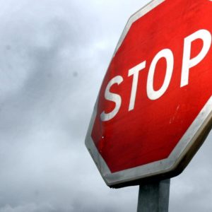 installation d’un panneau STOP